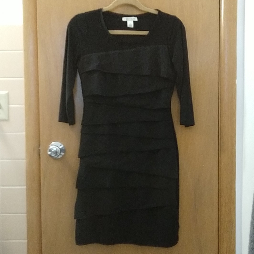 White House Black Market ruffled dress - XS